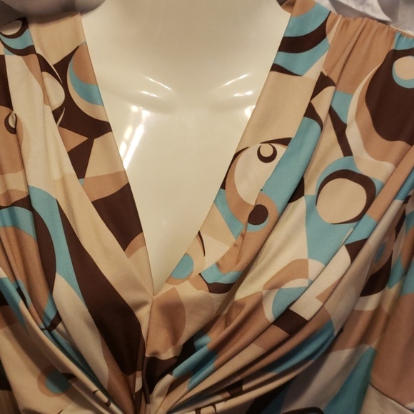 Isle blouse🎀 - Picture 2 of 3